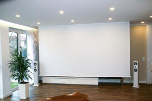 Deckeneinbauleinwand Heimkino